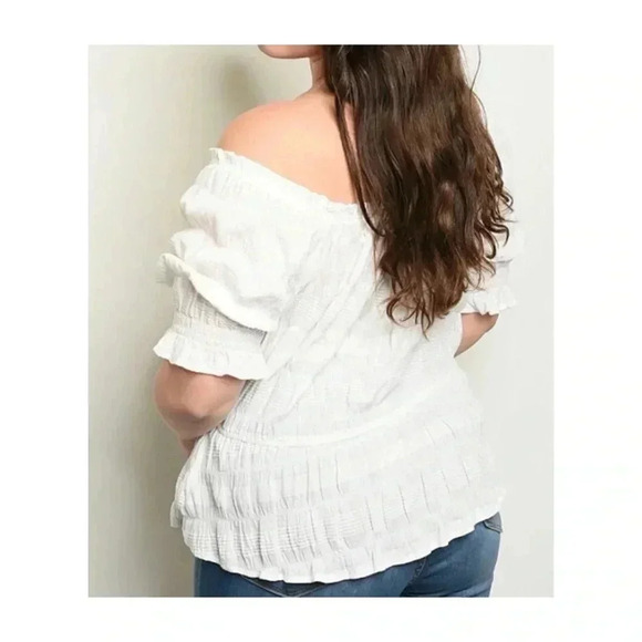 🆕Gilli White Smocked Off-Shoulder Knit Top 2X 🆕 - Picture 2 of 9